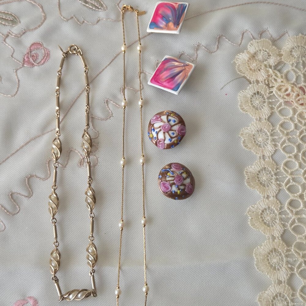 Vintage 1980s Style Necklace and Earrings Bundle